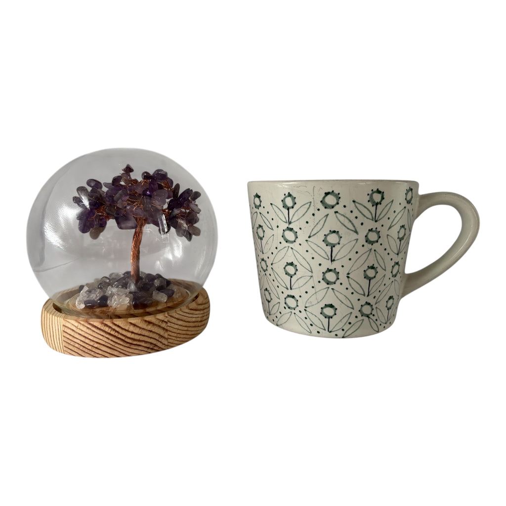 Leuchtender Glücksbringer: Kristall-Geldbaum in eleganter Glaskugel