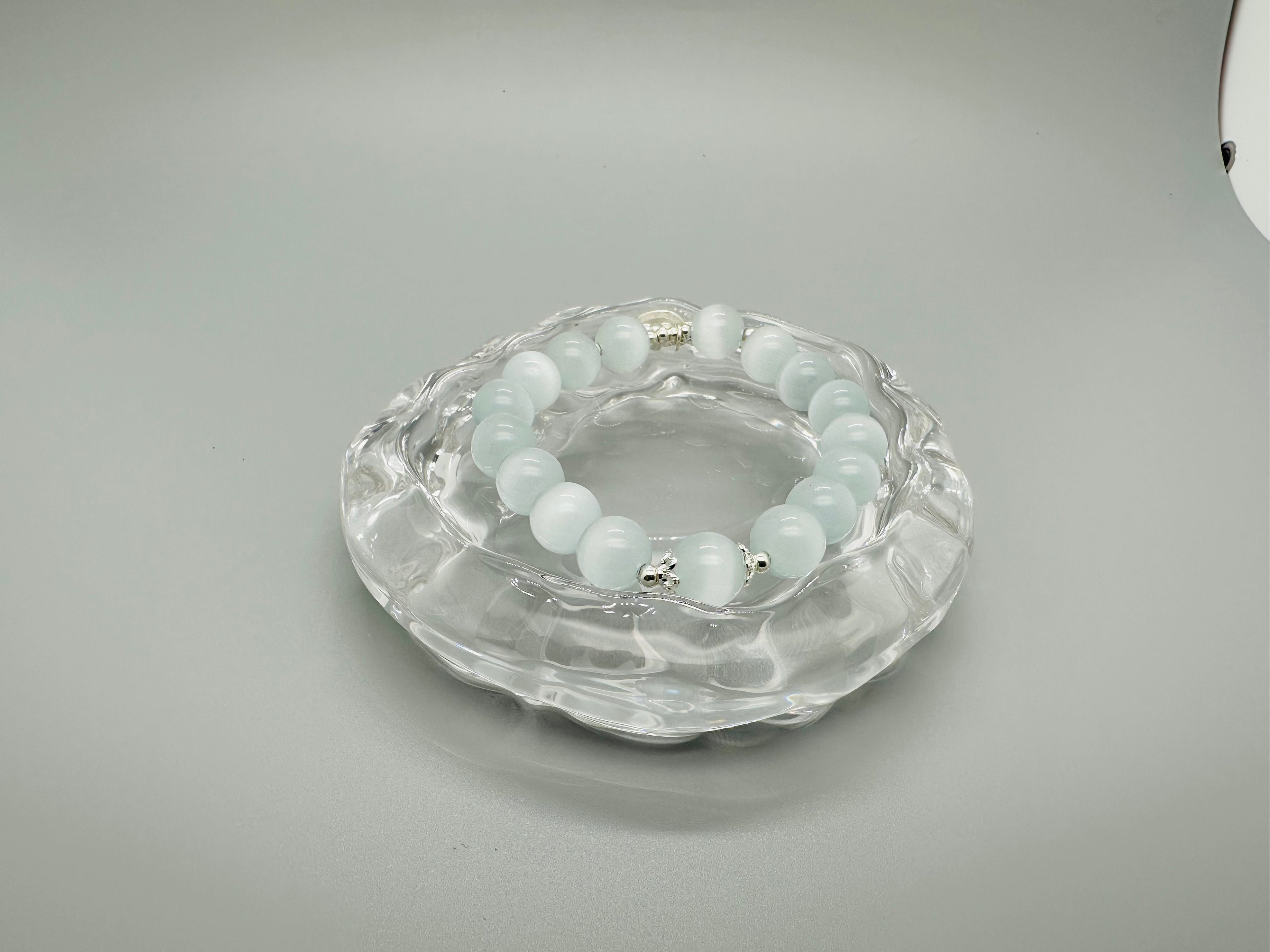 White Cat Eye Stone Armband mit Kitten-Anhänger