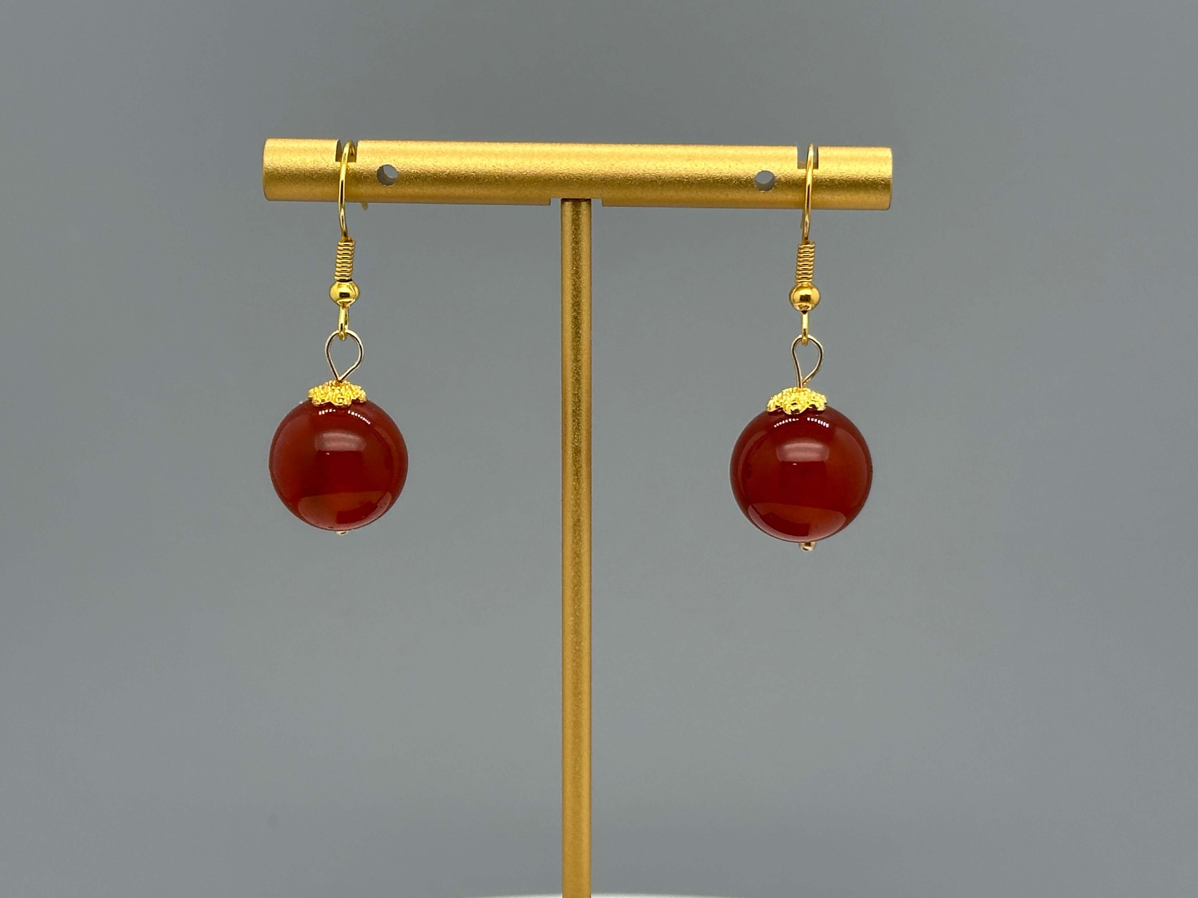 Klassische Ohrringe aus Rotem Achat