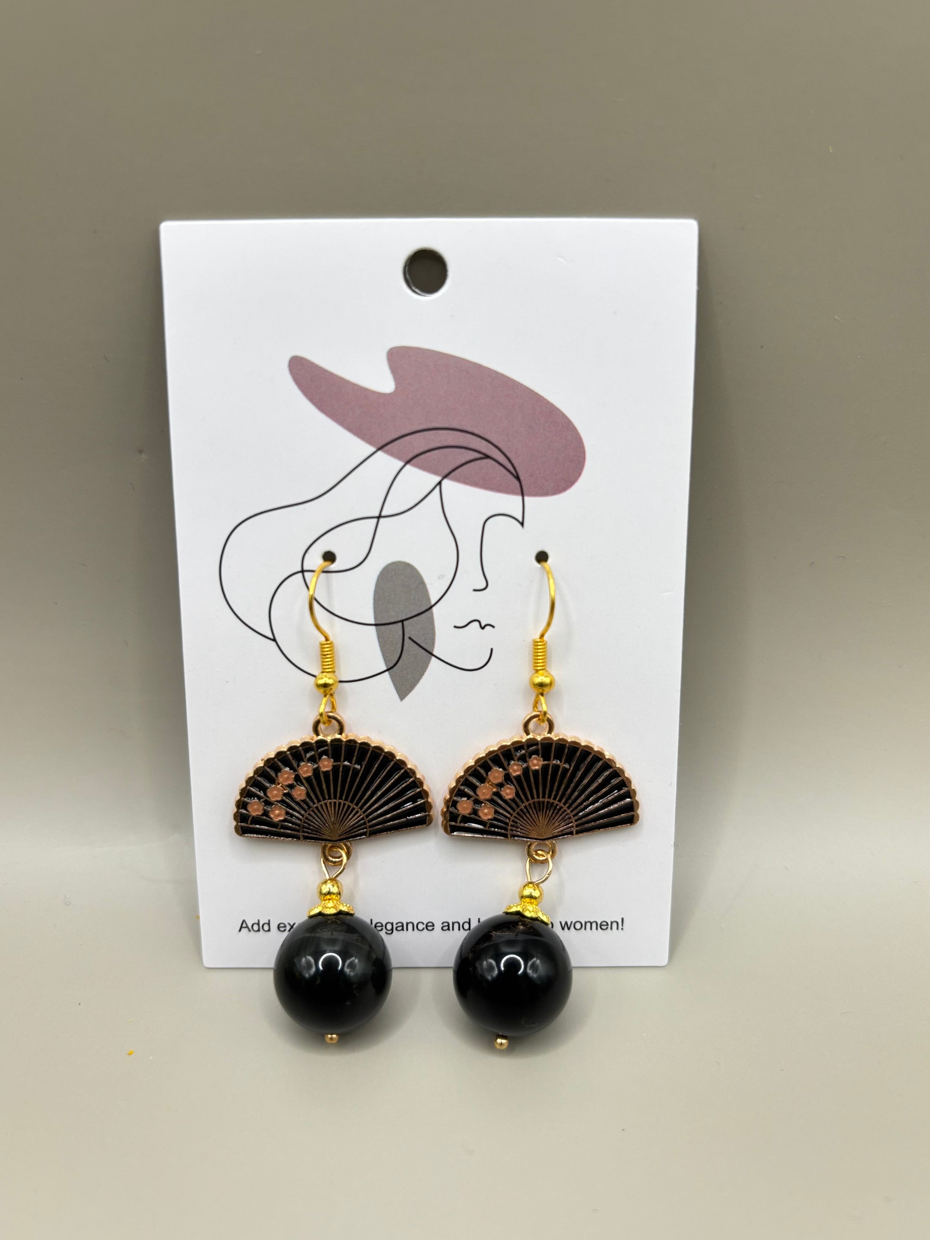 Elegante Ohrringe mit Obsidian und Fächer-Design